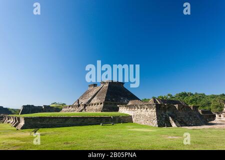 Der südliche Ballcourt von El Tajin, wichtigste archäologische Stätte im Nordosten Mesoamerikas, Maya-Ruinen, Veracruz, Mexiko, Mittelamerika Stockfoto