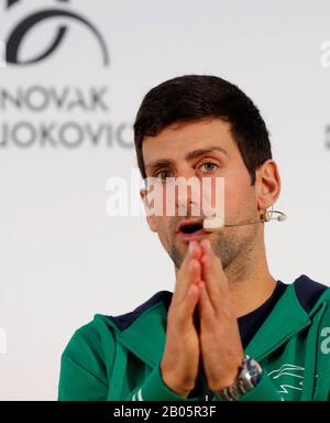 Belgrad. Februar 2020. Serbiens Novak Djokovic spricht während einer Pressekonferenz am 18. Februar 2020 in Belgrad, Serbien. Credit: Predrag Milosavljevic/Xinhua/Alamy Live News Stockfoto