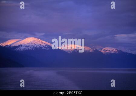 USA, ALASKA, INSIDE PASSAGE, PRINCE OF WALES ISLAND, SONNENUNTERGANG Stockfoto