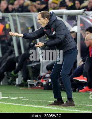 Dortmund, Deutschland. Februar 2020. Thomas Tuchel, Cheftrainer von Paris Saint-Germain, reagiert während der UEFA Champions League-Runde vom 16. Hinspiel zwischen Borussia Dortmund und Paris Saint-Germain in Dortmund am 18. Februar 2020. Credit: Joachim Bywaletz/Xinhua/Alamy Live News Stockfoto