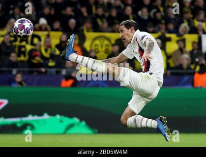 Dortmund, Deutschland. Februar 2020. Angel Di Maria von Paris Saint-Germain tritt während der UEFA Champions League-Runde des 16. Hinspiels zwischen Borussia Dortmund und Paris Saint-Germain in Dortmund am 18. Februar 2020 an. Credit: Joachim Bywaletz/Xinhua/Alamy Live News Stockfoto