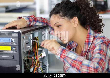 Festplattenreparatur und Datenwiederherstellung mit Wiederherstellung Stockfoto