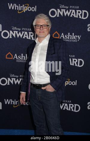 Los Angeles, USA. Februar 2020. Dave Foley 18.02.2020 Die Weltpremiere von "Onward" fand im El Capitan Theatre in Los Angeles statt, CA Photo von Izumi Hasegawa/HollywoodNewsWire.net Credit: Hollywood News Wire Inc./Alamy Live News Stockfoto