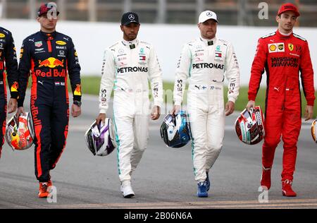 (Von links nach rechts) Max Verstappen von Red Bull, Lewis Hamilton von Mercedes, Valtteri Bottas von Mercedes und Charles Leclerc von Ferrari am Tag eine der Tests vor der Saison auf dem Circuit de Barcelona-Catalunya. Stockfoto