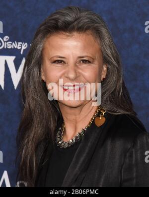 18. Februar 2020, Hollywood, CA, USA: Tracey Ullman besucht die Premiere Von Disney Und Pixars "Weiterkommen" im El Capitan Theatre. (Bild: © Billy Bennight/ZUMA Wire) Stockfoto