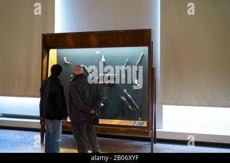 Tiflis, Georgien - 18. Februar 2020: Ausstellung im georgischen Nationalmuseum, Tiflis, Georgien. Das georgische Nationalmuseum vereint mehrere führende M. Stockfoto