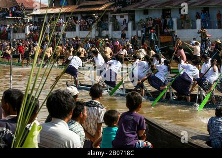 Nyaungshwe población más importante de los pueblos que rodean el Lago Inle (Birmania). En octubre se celebra el Festival de la Pagode Phaung Daw O. Stockfoto