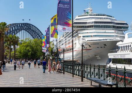 Kreuzfahrtschiff Carnival Splendor am Circular Quay im Stadtzentrum von Sydney, New South Wales, Australien Stockfoto