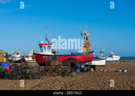 Fischerboot am Aldeburgh Beach. Aldeburgh, Suffolk. GROSSBRITANNIEN Stockfoto