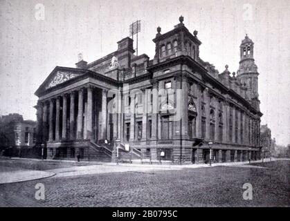 Archivfoto in Schwarzweiß von The Royal Exchange, Manchester, Großbritannien, aus dem Buch "A Survey of the History, Commerce and Products of Lancashire" von Reuben Spencer, veröffentlicht im Jahr 1897. Stockfoto