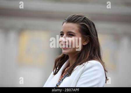 Polen, KRAKOW - 29. April 2019: Julia Wieniawa polnische Schauspielerin, Sängerin, Fernsehmoderatorin, Medienpersönlichkeit. Interview während der OFF CAMERA 2019 Stockfoto