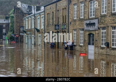 09/02/2020 Hebden Bridge - West Yorkshire - Hochwasser in der Stadt Stockfoto