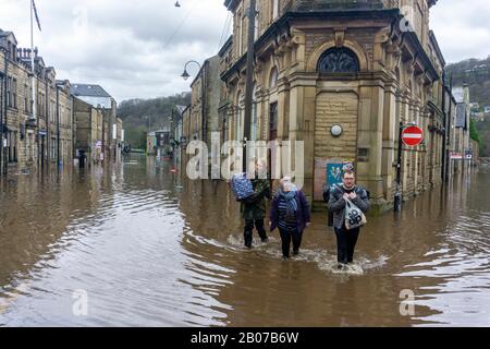 09/02/2020 Hebden Bridge - West Yorkshire - Hochwasser in der Stadt Stockfoto