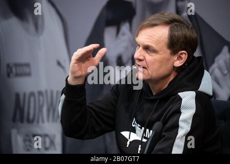 19. Februar 2020, Bayern, Herzogenaurach: Björn Gulden, Vorsitzender und Geschäftsführer des Sportartikelherstellers Puma SE, spricht auf der jährlichen Pressekonferenz des Unternehmens. Foto: Daniel Karmann / dpa Stockfoto