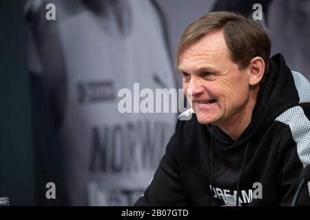 19. Februar 2020, Bayern, Herzogenaurach: Björn Gulden, Vorsitzender und Geschäftsführer des Sportartikelherstellers Puma SE, spricht auf der jährlichen Pressekonferenz des Unternehmens. Foto: Daniel Karmann / dpa Stockfoto