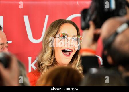 Wien, Österreich. 19. Februar 2020. Pressekonferenz mit Opernball-Gast Ornella Muti am 19. Februar 2020 im Lugner-Kino in Wien. Kredit: Franz Perc / Alamy Live News Stockfoto