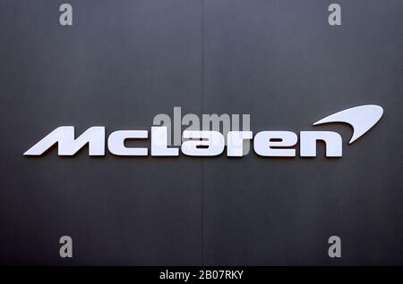 Allgemeiner Blick auf das McLaren Logo am ersten Tag der Saisonvorbereitung auf dem Circuit de Barcelona-Catalunya. Stockfoto