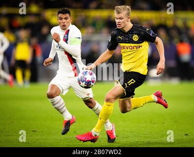 Dortmund, 18.02.2020 Erling Haaland (BVB), Thiago Silva (PSG) Borussia Dortmund - Paris Saint-Germain Stockfoto