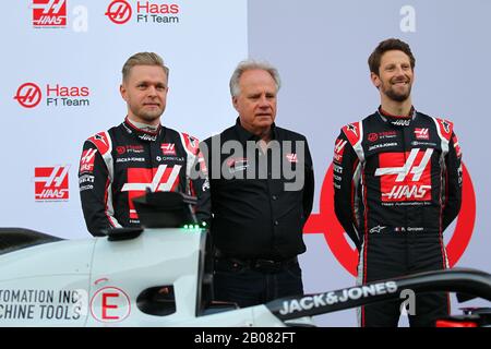 Team Haas präsentierte das neue 2020 Car #08 Romain Grosjean, Kevin Magnussen Haas F1 Team. Formel-1-Weltmeisterschaft 2020, Wintertesttage #1 2020 Barcelona, 19./21. Februar 2020. Stockfoto