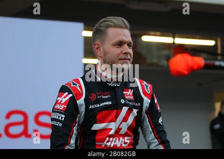 Team Haas präsentierte das neue 2020 Car #08 Romain Grosjean, Kevin Magnussen Haas F1 Team. Formel-1-Weltmeisterschaft 2020, Wintertesttage #1 2020 Barcelona, 19./21. Februar 2020. Stockfoto