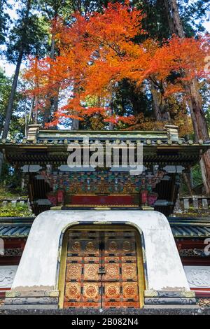 Japan, Honshu, Präfektur Tokigi, Nikko, Rinnoji-Tempel und Taiyuin-Mausoleum, Kokamon-Tor Stockfoto