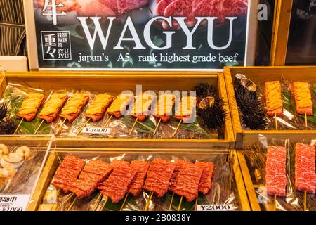 Japan, Honshu, Tokio, Tsukiji, Tsukiji Outer Market, Meat Shop Display of Beef Stockfoto