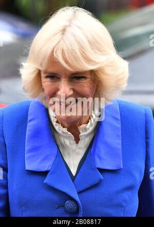 Die Duchess of Cornwall kommt im Rahmen ihres Besuchs in Brent, dem London 2020 Borough of Culture, zu einer Tour durch das Kiln Theatre. Stockfoto