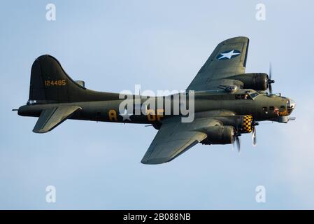 Der schöne schwere Bomber Boeing B-17 Flying Fortress 'Sally B' wurde in den 1930er Jahren für das United States Army Air Corps (USAAC) entwickelt. Stockfoto