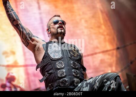 Oslo, Norwegen. Februar 2020. Die schwedische Heavy-Metal-Band Sabaton führt ein Live-Konzert im Spektrum in Oslo auf. Hier ist Sänger Joakim Broden live auf der Bühne zu sehen. (Foto (Foto: Gonzales Foto - Terje Dokken). Stockfoto