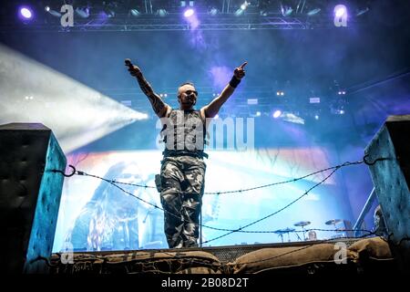 Oslo, Norwegen. Februar 2020. Die schwedische Heavy-Metal-Band Sabaton führt ein Live-Konzert im Spektrum in Oslo auf. Hier ist Sänger Joakim Broden live auf der Bühne zu sehen. (Foto (Foto: Gonzales Foto - Terje Dokken). Stockfoto