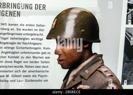 Fragwürdiges Foto-Shop-Bild eines afroamerikanischen Soldaten bei den Nürnberger Prozessen (siehe Notizen), Memorium Nürnberg Trials, Nürnberg, Deutschland. Stockfoto