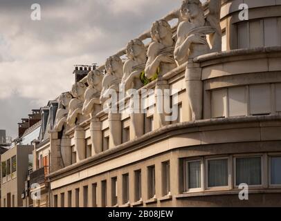 Polizeiwache des Hotels de Police im 12. Bezirk von Paris Stockfoto