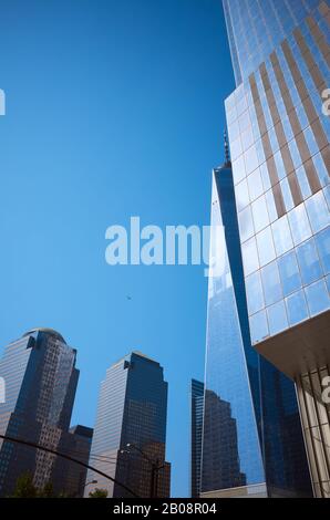 New York, USA - 05. Juli 2018: World Trade Center gegen den blauen Himmel. Stockfoto