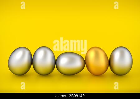 3D-Rendering - Glückliche osterkarte: Ein goldenes Ei zwischen vier silbernen ostereiern hintereinander vor orangefarbenem Hintergrund. Platz für die ostermesse kopieren Stockfoto