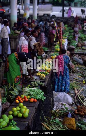 COMORO ISLAND, GRAND COMORE, MORONI, MARKTSZENE, PRODUZIEREN Stockfoto