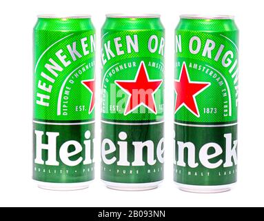 Berlin - 19. FEBRUAR: Heineken Beer in Aluminium CAN mit neuem Design isoliert auf weißem Hintergrund in Berlin am 19. Februar. 2020 in Deutschland Stockfoto