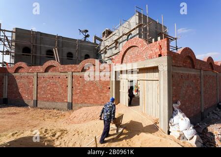 Neubau der Kirche der katholischen Pfarrei Abnee Baitak im 6. Oktober, Kairo, Ägypten Stockfoto