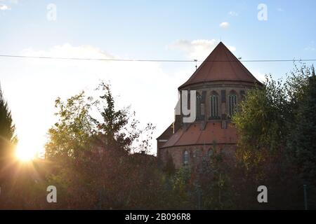 Kirche in der alten polnischen Stadt gora Stockfoto