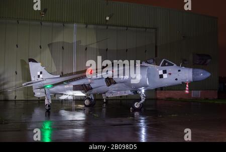 Nachtaufnahmen verschiedener Flugzeuge in St Athen South Wales Stockfoto