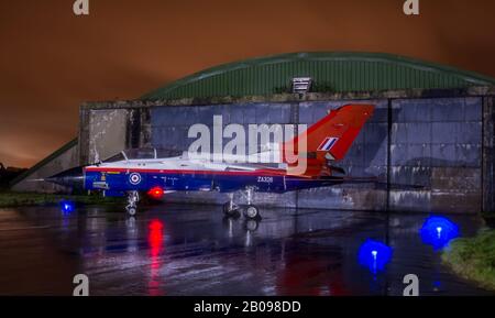 Nachtaufnahmen verschiedener Flugzeuge in St Athen South Wales Stockfoto