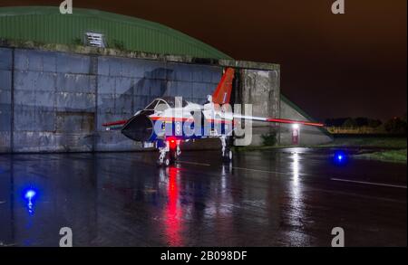 Nachtaufnahmen verschiedener Flugzeuge in St Athen South Wales Stockfoto