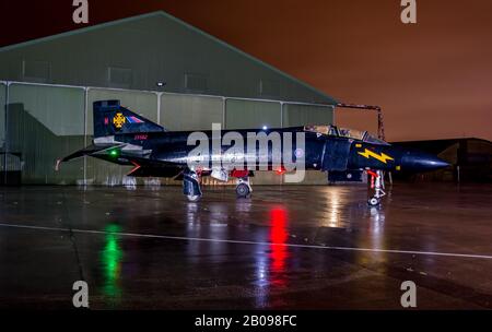 Nachtaufnahmen verschiedener Flugzeuge in St Athen South Wales Stockfoto