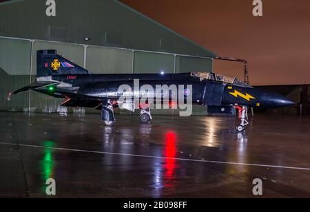 Nachtaufnahmen verschiedener Flugzeuge in St Athen South Wales Stockfoto