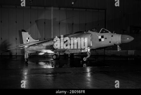 Nachtaufnahmen verschiedener Flugzeuge in St Athen South Wales Stockfoto