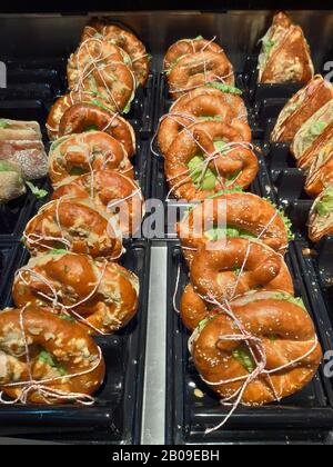 Leckere und nahrhafte, hausgemachte Sandwiches Stockfoto