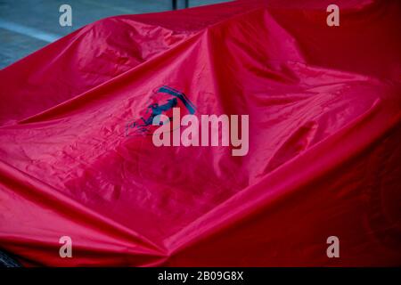 Barcelona, Spanien. Feb. 2020. Motorsport: FIA-Formel-1-Weltmeisterschaft 2020, Preseasontests in Barcelona, Ferrari-Logo weltweite Nutzung Credit: Dpa/Alamy Live News Stockfoto