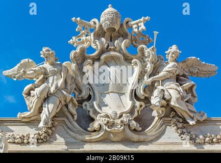 ROM, Italien - 03. Oktober 2018: Detail des Dekors des Trevi-Brunnens in Rom Stockfoto