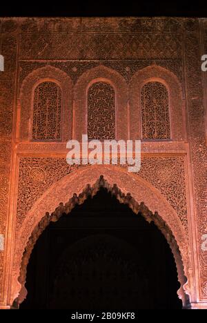 MAROKKO, MARRAKESCH, MOSCHEE IN SAADINS GRABMÄLERN, DETAIL DER ARCHITEKTUR Stockfoto