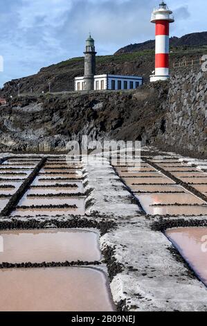 Meersalz arbeitet auf salinas in Fuencaliente, südlich der Insel La Palma, Kanarische Inseln, Spanien Stockfoto