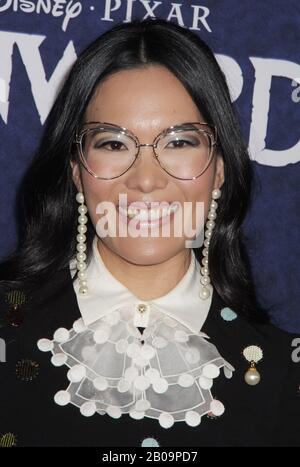 Ali Wong 18.02.2020 Die Weltpremiere von "Onward" fand im El Capitan Theatre in Los Angeles, Kalifornien, statt. Foto von I. Hasegawa / HNW / PictureLux Stockfoto